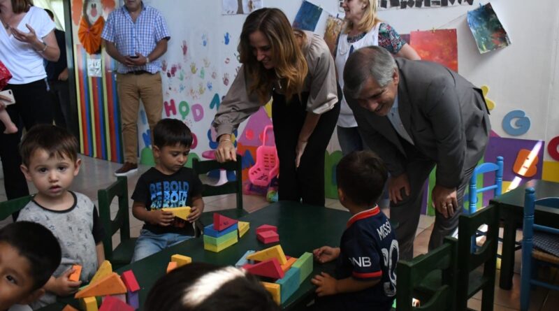 p24noticias's tweet photo. #Desarrollo
@BritosGuillermo recibió a la ministra de @MDSNacion @vtolosapaz 
📖👉💻https://t.co/fz3FMZzBoN https://t.co/qzuQEzp6sZ