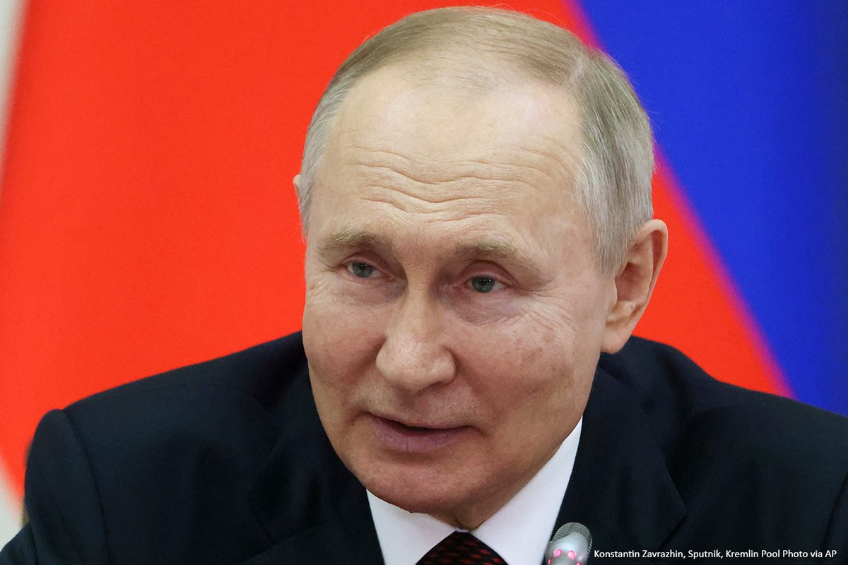 President Vladimir Putin is reportedly being kept alive by Western medical treatments as he battles against cancer, according to a report. bit.ly/3WrBg4E