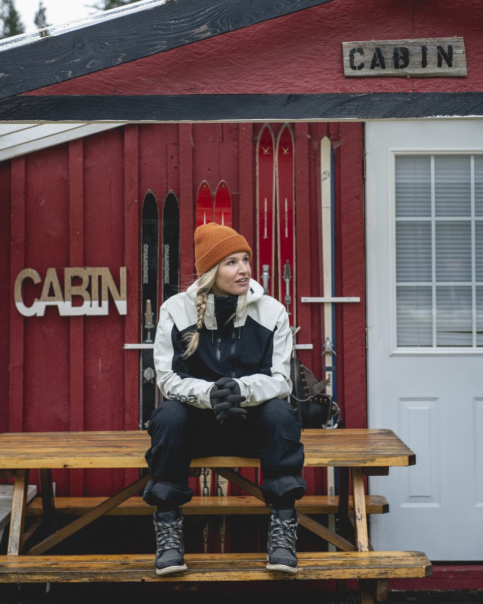 Say hello to a shell that everyone will envy on the mountain, the Solitaire. The kit for Big Mountain Skier, @aengerbretson spyder.ski/jJow