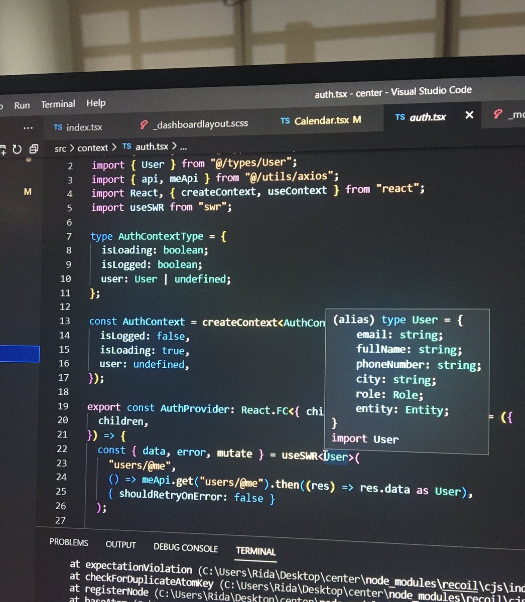 Ridael20's tweet photo. The beauty of #TypeScript https://t.co/WHaOyEDRJU