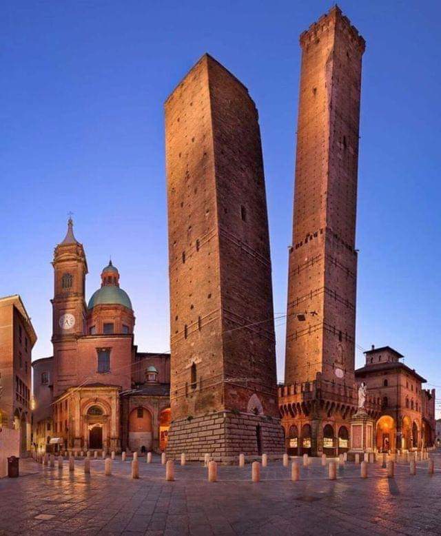 #ItaliaAmoreMio 
#CulturaItaliana 

#Buonaserata
#GoodNightTwitterWorld

#Bologna