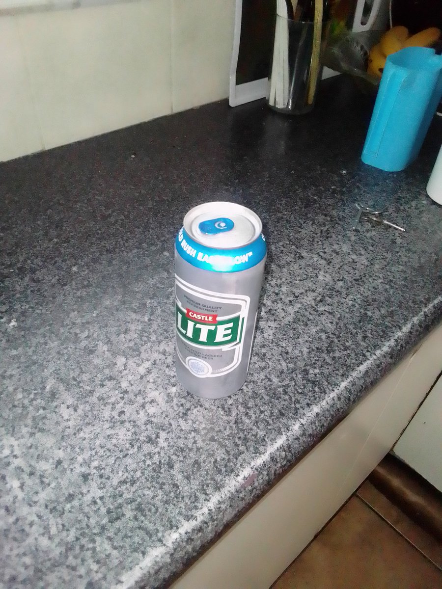 A cold one after a hard day's wrk!#Litenupsummer @castlelitesa