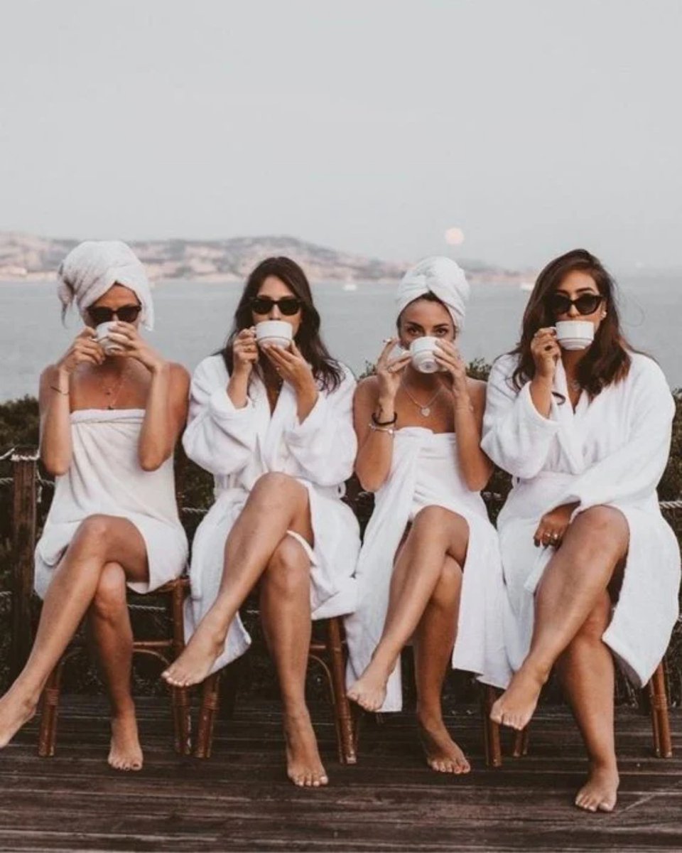 lovedearcleo's tweet photo. Cheers to the time between Christmas &amp; NYE when you need to stay caffeinated ☕ 
https://t.co/sUIryuucdJ

#DearCleo #BeBeautiful #DearCleoCrew https://t.co/PguC3wt0hv