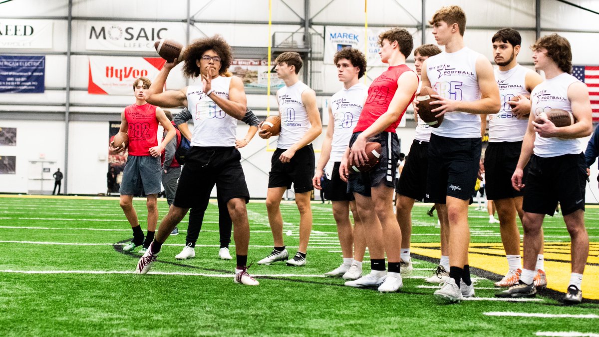 MIDWEST SHOWCASE COVERAGE | Senior Missouri QB prospects that impressed (2023)

💥A look at several talented Missouri senior QB prospects that impressed
@mannyball1 @kempercline <a href="/joseph_lepak/">Joseph Lepak</a> <a href="/stone_wetlaufer/">Stone Wetlaufer</a>

sixstarfootball.com/article/midwes……