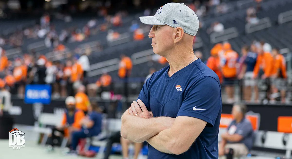 Broncos's tweet photo. We've named 40-year coaching veteran and Super Bowl XLVII champion Jerry Rosburg as interim head coach.

📰 » https://t.co/sUTraKwbWw https://t.co/QeJx9KH022