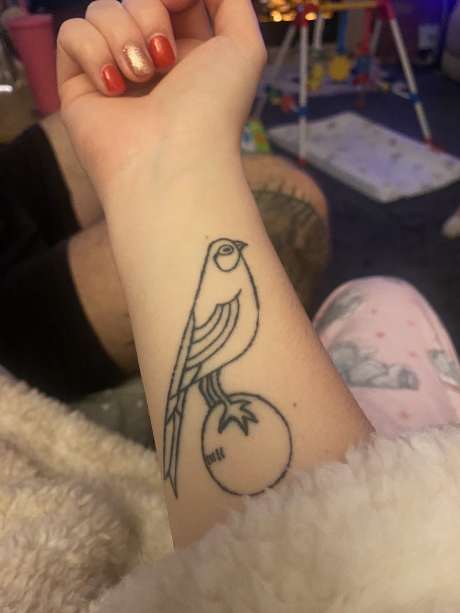 brydickersonxo's tweet photo. Anyone know how much a tattoo cover up is please? #bunchof 🤐😤 https://t.co/HBaCd66KPs