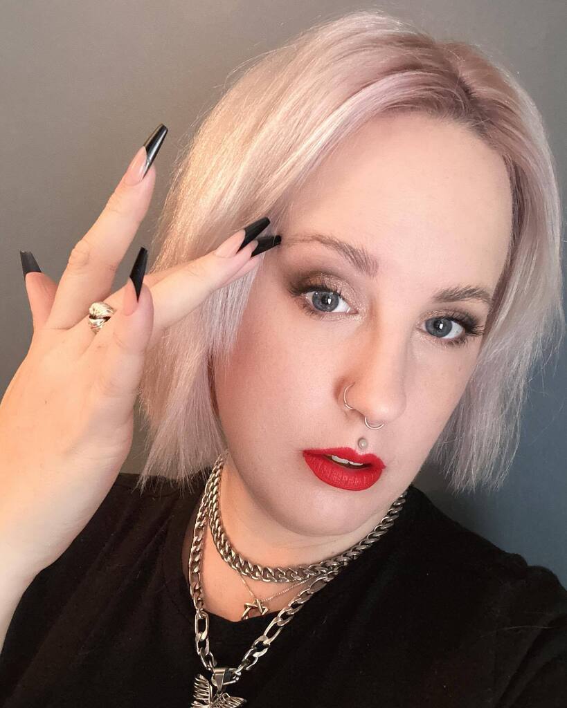 heatherStumpArt's tweet photo. The liquid lipstick from @trixiecosmetics is my new favorite formula. The @katya_zamo inspired color, Red Scare

#STL #cosmetics #art #beauty #makeup  #makeupartist #mua #makeupaddict #makeupjunkie #makeuplover #instabeauty #motd #makeupoftheday #skincare #undiscovered_muas … https://t.co/cQdLM2CdqU