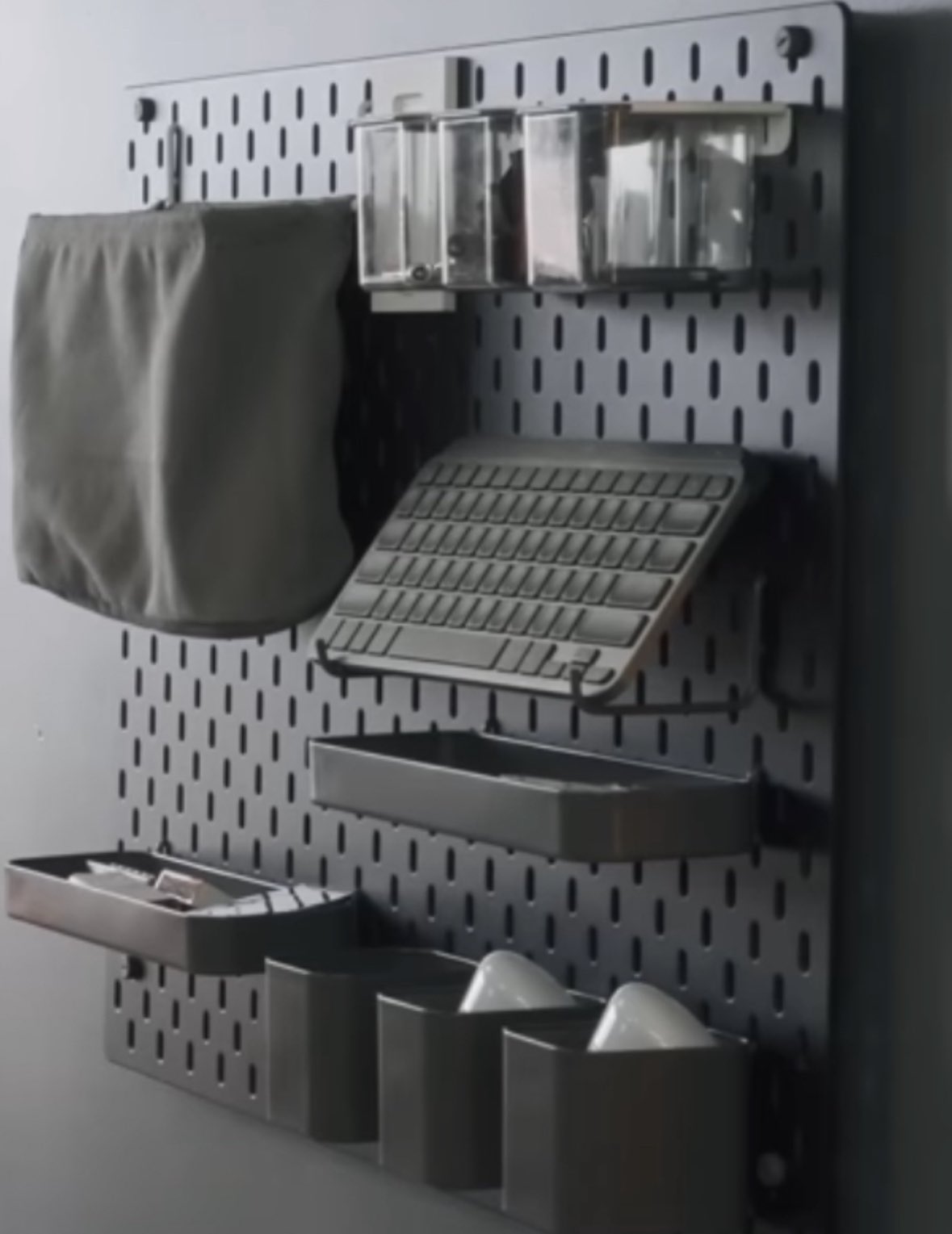 Tom Warren on Twitter "any IKEA pegboard hackers / enthusiasts out there? I’m looking for black