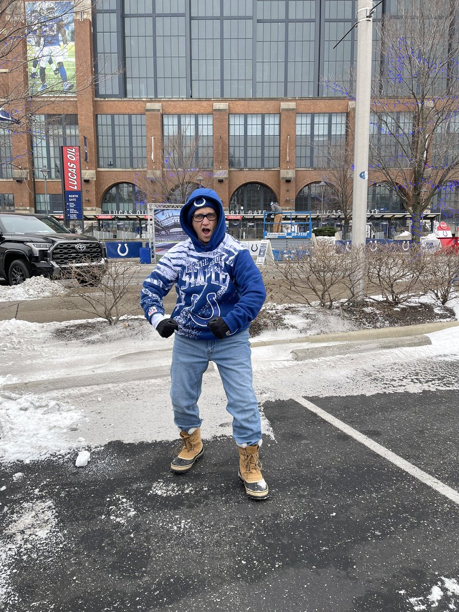 trstreit's tweet photo. This is Indiana, it’s not cold, it’s just chilly!  Go Colts!! #LACvsIND https://t.co/bJeogovVw2
