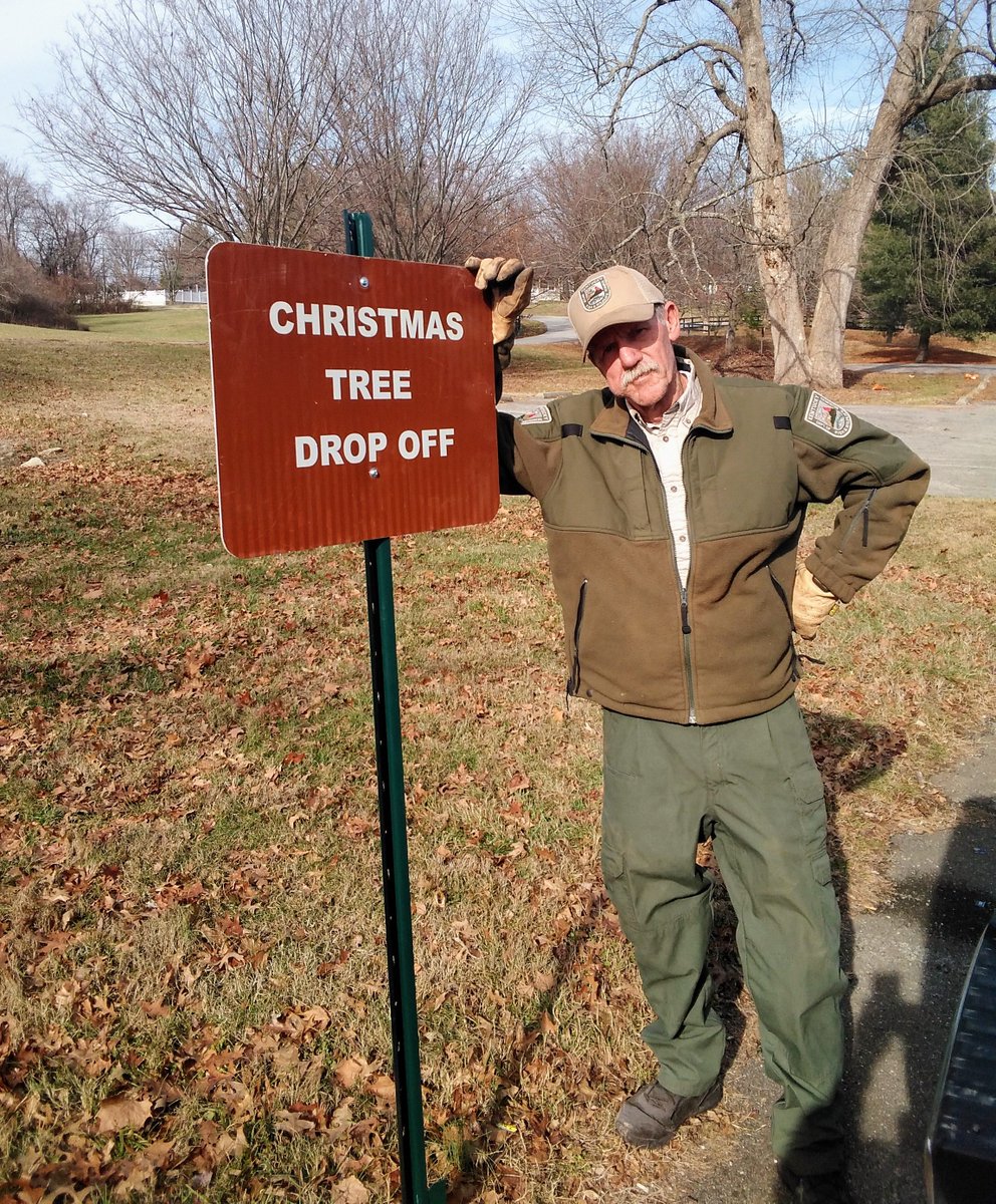 kyfisheriesc's tweet photo. Don't forget that #KDFWR accepts #Christmas trees for fish #habitat at over 30 drop off sites across the state. Drop off at your convenience until Jan. 15th. Repurpose your tree to help out Kentucky's #fisheries.  
https://t.co/uplBZslu1u https://t.co/Cag8uGpFNC