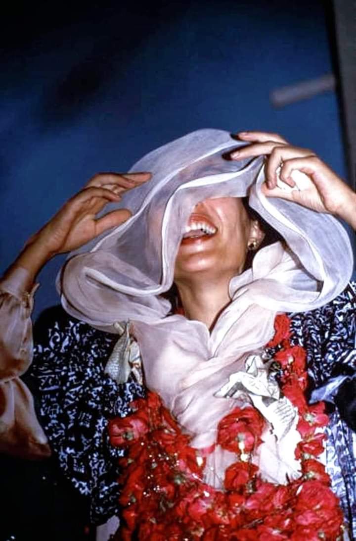 JamshedAlamKha5's tweet photo. تم زندہ ہو کر مردہ ہو
وہ مردہ ہو کر زندہ ہے
#SalamBenazirBhutto https://t.co/WYx9vKy4dB