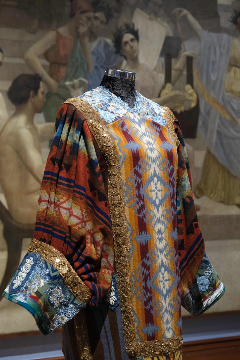 MUNALmx's tweet photo. Los hilos se entrelazan, uniendo geografías y hermanando culturas.
Visita #CrisolDeCulturas en las salas de romanticismo y modernismo, en el primer piso del Munal.
 🧶 
 
Martes a domingo, 10 a 18 h.
Tacuba 8, Centro Histórico de la CDMX.
Hasta el 30 de abril de 2023. https://t.co/mUjlBZs4eA