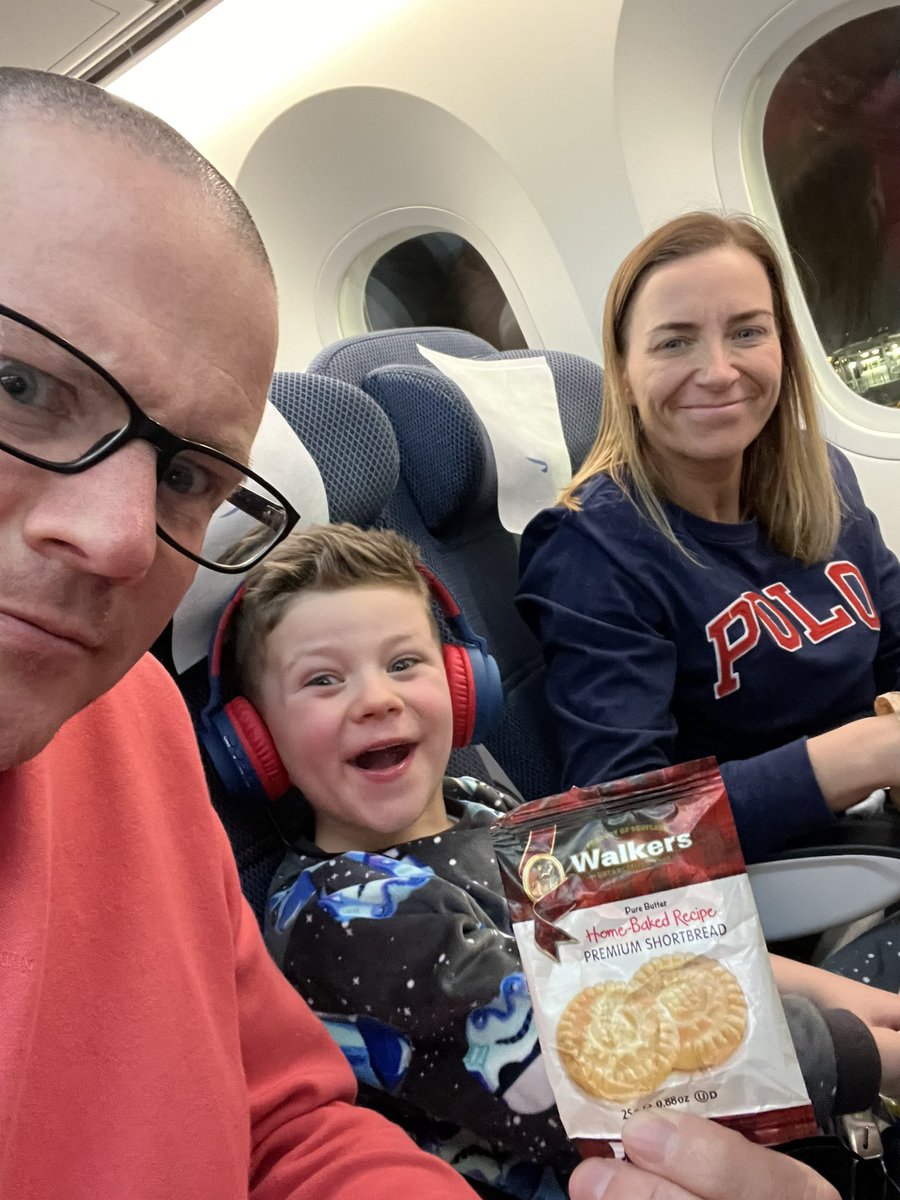 How do you deal with a 4hr delay on a flight when your next flight had a 4hr buffer???
<a href="/British_Airways/">British Airways</a> has the problem solved… free shortbread!
It appears the 28hrs of flying wasn’t painful enough 🙈