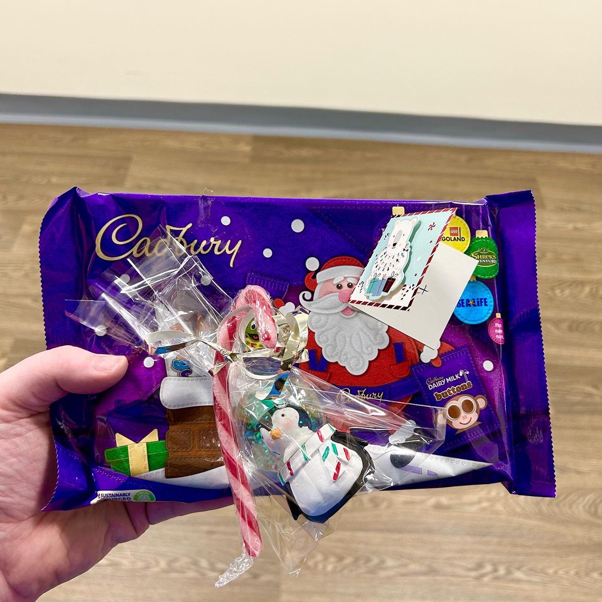 Teammuick's tweet photo. We have had the best time celebrating 🎅🏽 CHRISTMAS 🎅🏽 lots of fun as you can see by our itinerary! Bar was a hit- non alcoholic of course. Patients loved their presents, and we were lucky to be visited by Santa and his elves from Forensic Rehab! 🎄🎁✨@NHSGrampian @SNGMHLD https://t.co/a9bAM4cT3G