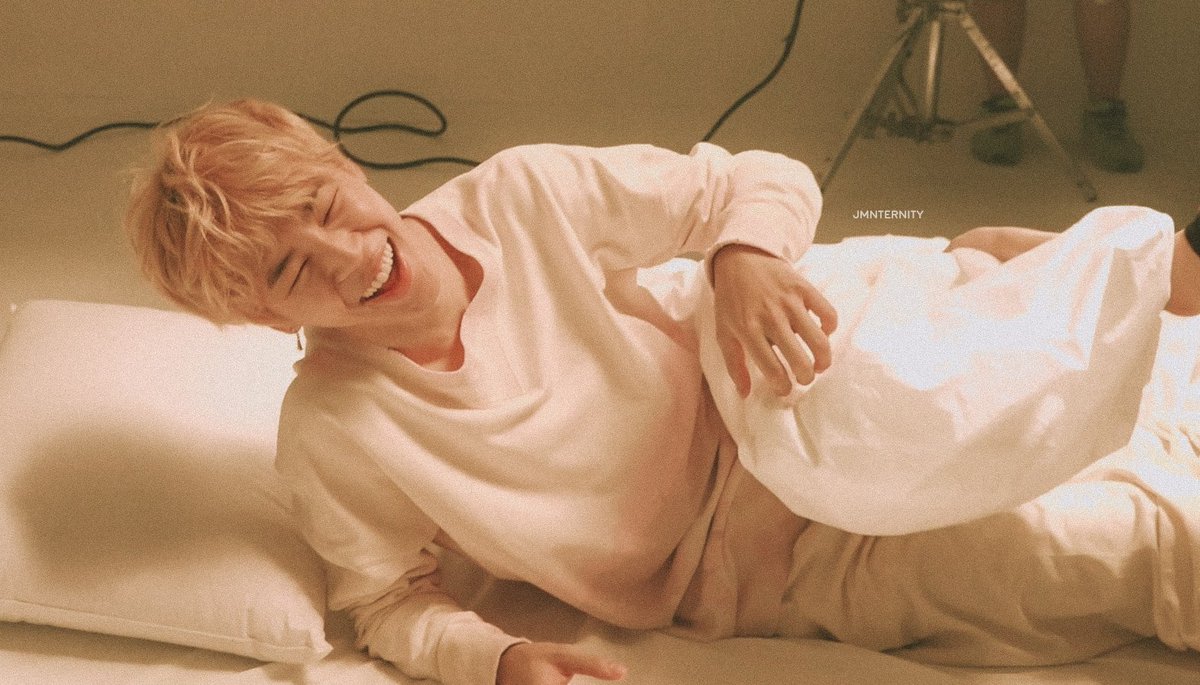 jmnternity's tweet photo. jimin, i love you like oxygen ♡ https://t.co/qs3iQNVLXG