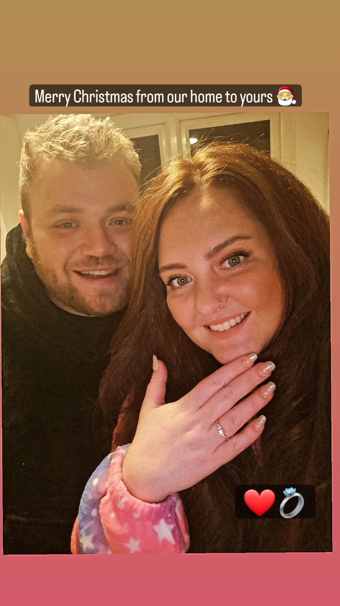 xjef_96's tweet photo. Update: ending this year as a Fiancé!! 🥳💍 https://t.co/rUhPD5wnbP