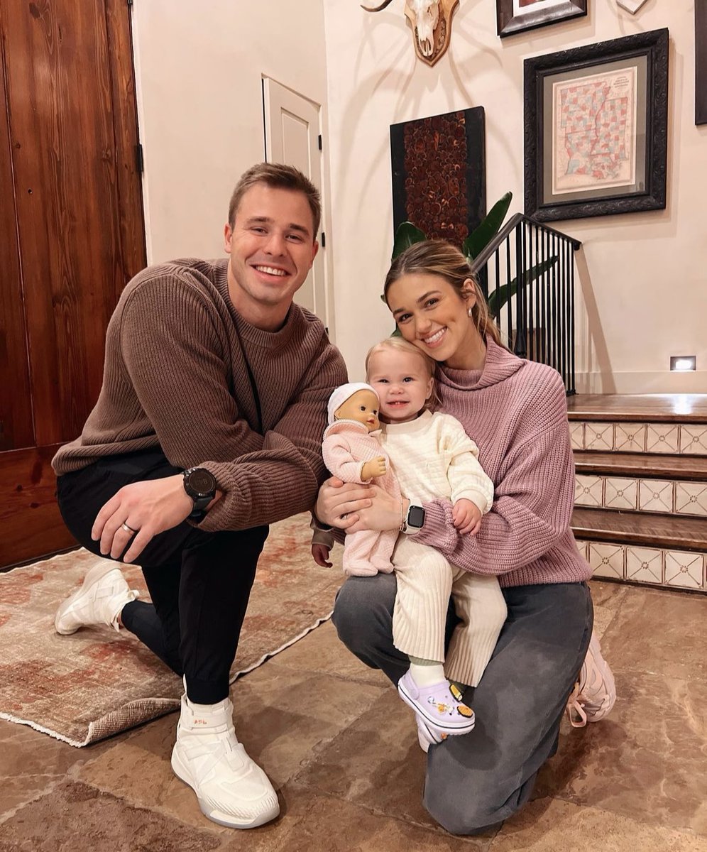 sadierob's tweet photo. SO grateful for Christmas and all it represents! Everyone needs the reminder of the good news of Jesus! We hope you all had a very, Merry Christmas! ❤️ https://t.co/hceqBJ8E5O
