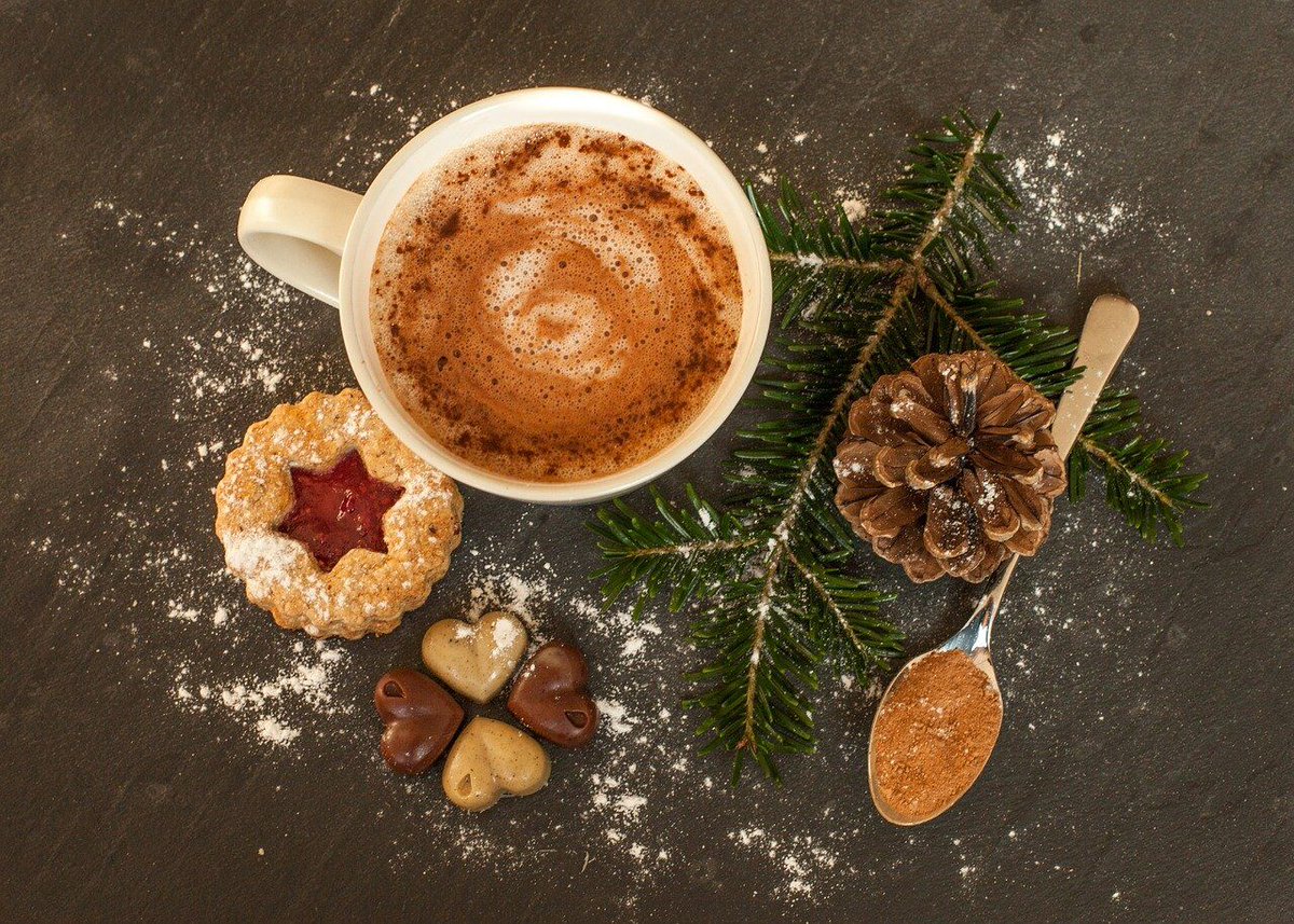 If you are experiencing tooth sensitivity when you drink hot drinks, consult your dentist at your next dental checkup. #coffee #tea #oralhealth 
dentistwestmichigan.com/why-do-hot-dri…