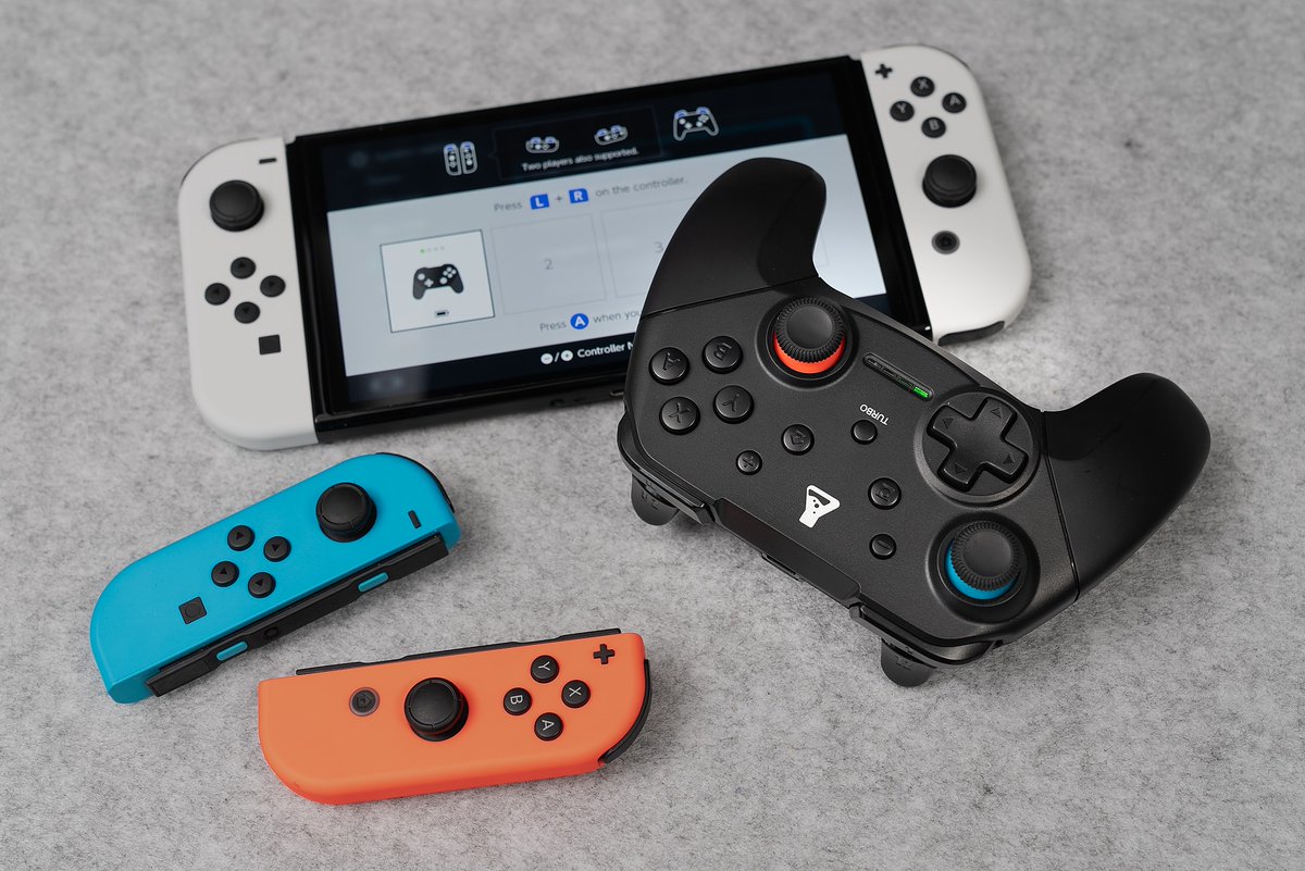 TheGLabTech's tweet photo. Enjoy all your Nintendo Switch games wirelessly with the K-Pad Thorium Switch 🏆

〰️ Built-in vibration
📶 Bluetooth technology
🎮 Ergonomic grip
🕹️ Wired PC and Nintendo Switch compatible https://t.co/ehDTXBsFVh