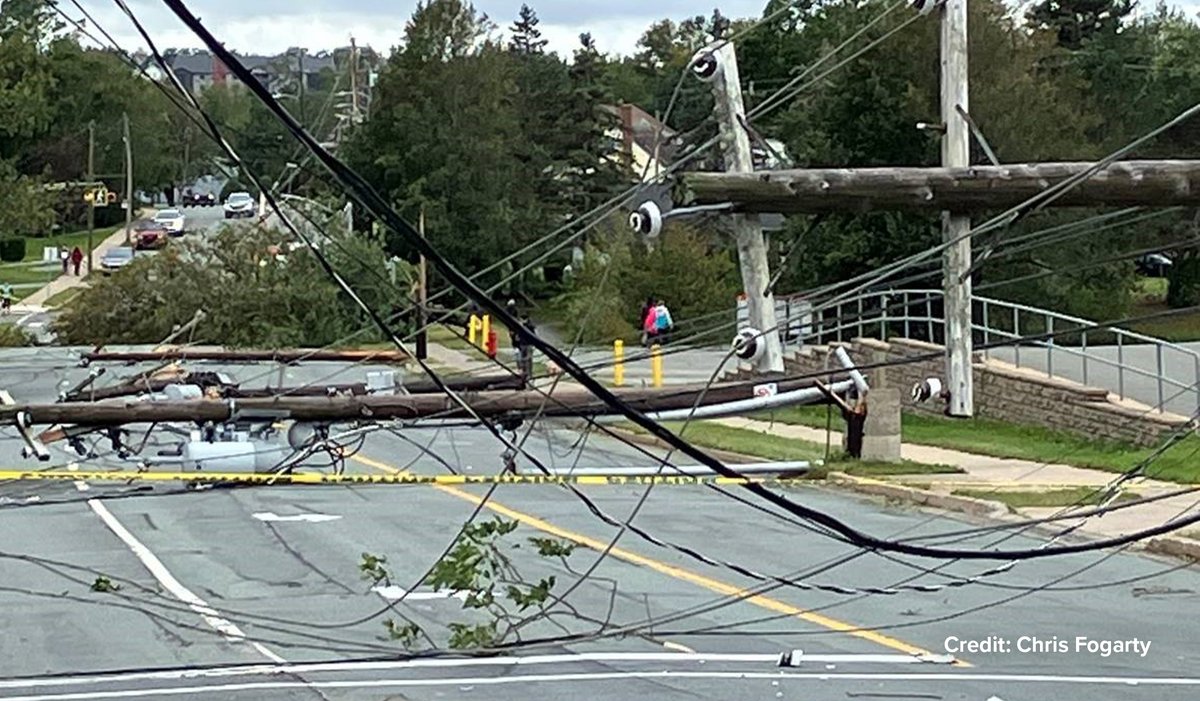 environmentca's tweet photo. This year’s #Top10Weather Stories are here! From #HurricaneFiona in the #1 spot to Atlantic Canada’s January storms in the #10 spot, and everything in-between.
Learn more:
https://t.co/Ke2F0U2yIg https://t.co/mGd26ETGco