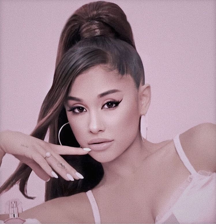 AGSpotifyStats's tweet photo. Top 5 most listened monthly artists:

1. The Weeknd — 89,074,147
2. Justin Bieber — 84,339,181
3. Ed Sheeran — 82,586,589
4. Ariana Grande — 82,284,385 (+1)
5. Taylor Swift — 82,011,818 (-1) https://t.co/DgX1HA0jLm