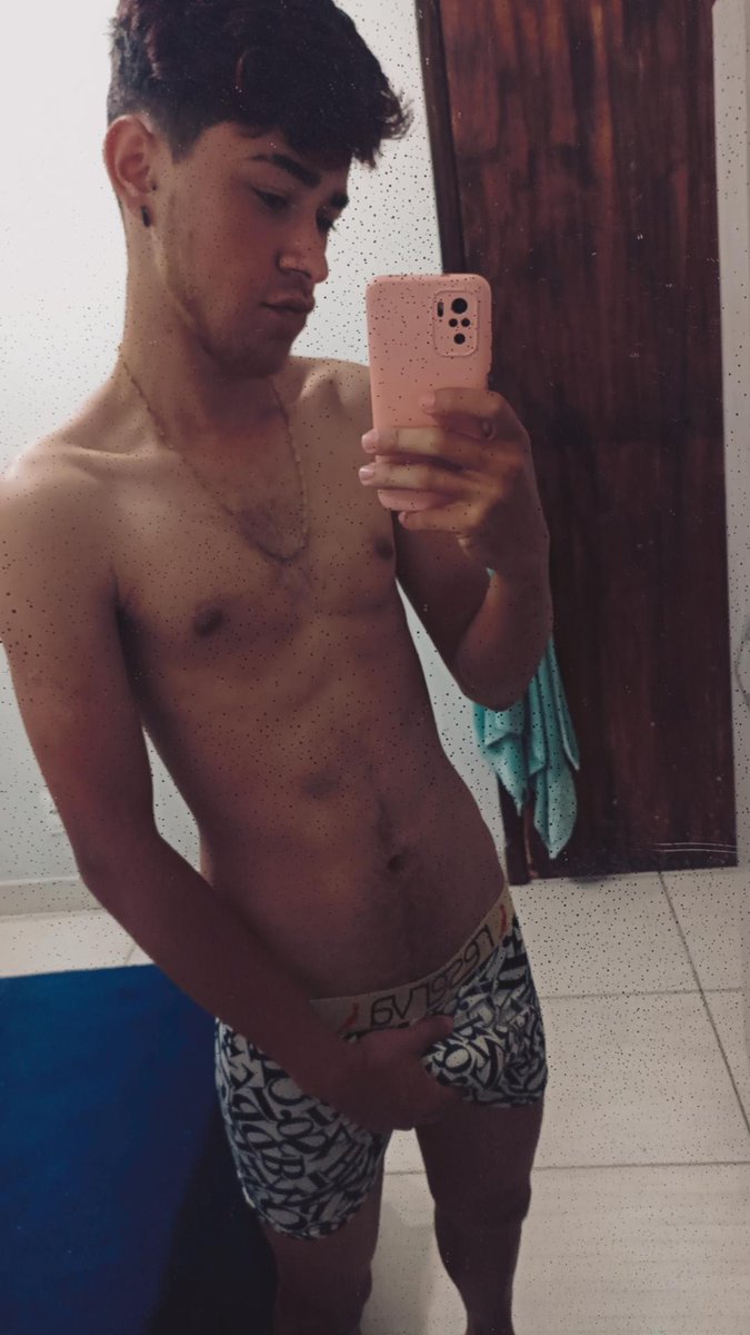 DimasNe53693589's tweet photo. Se quiser posso trocar minha mão pela sua 😈😜🏳️‍🌈
#safado #putariabr #🏳️‍🌈 #novinhoslgbt https://t.co/AyGpYWX4RX