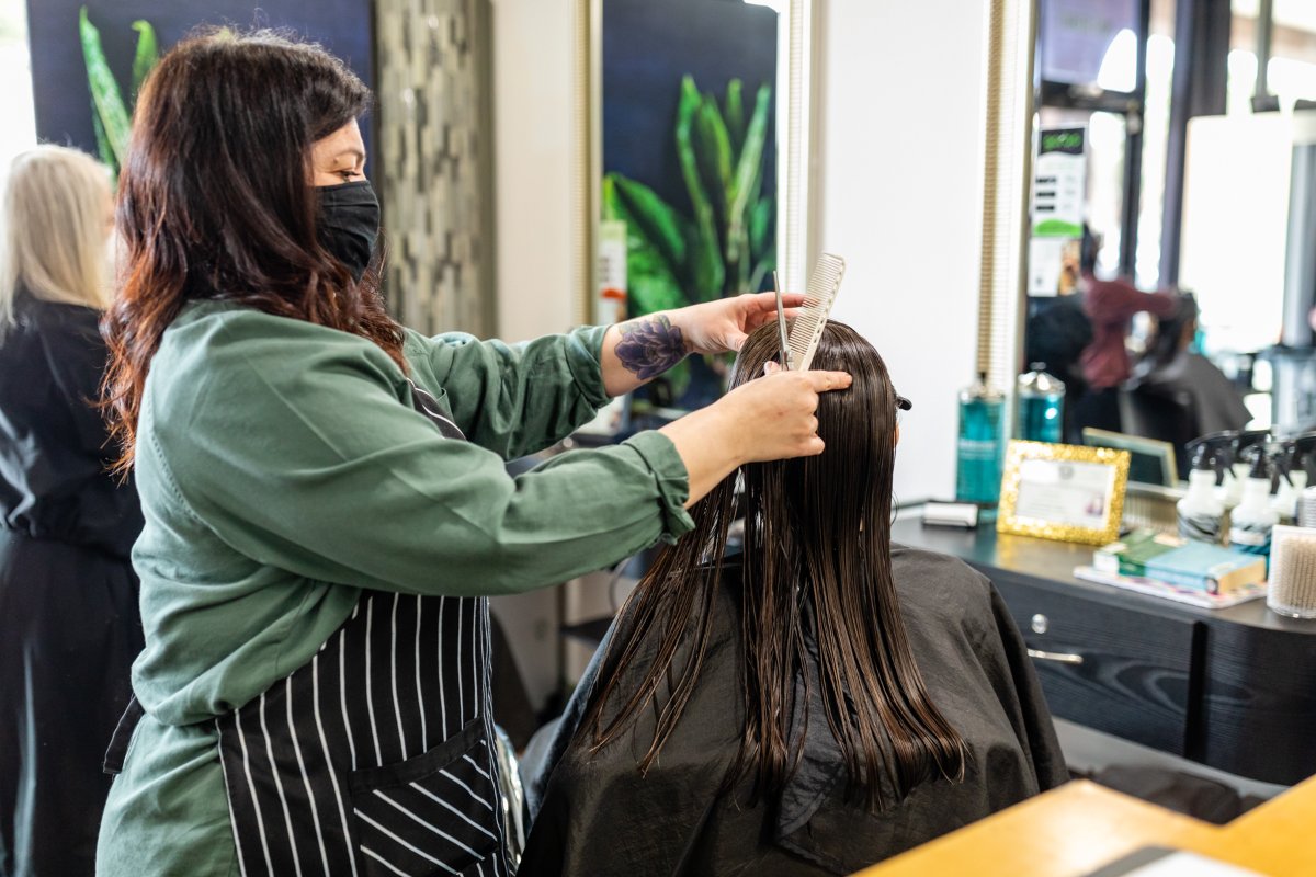 GarboSalon's tweet photo. After Christmas comes the new year, and it's only right to stun everyone at the NYE parties. Get your last-minute appointments in now by visiting https://t.co/NvxzKs9LAZ! #AvedaSalon #AvedaHair #ATXStylist #VeganHairCare https://t.co/BWsvn6DOur