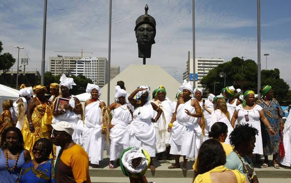 Yorubaness's tweet photo. Yoruba "ORI OLOKUN" Sculpture in Rio de Janeiro, Brazil 🤩✨ https://t.co/iMd0iWK6m5