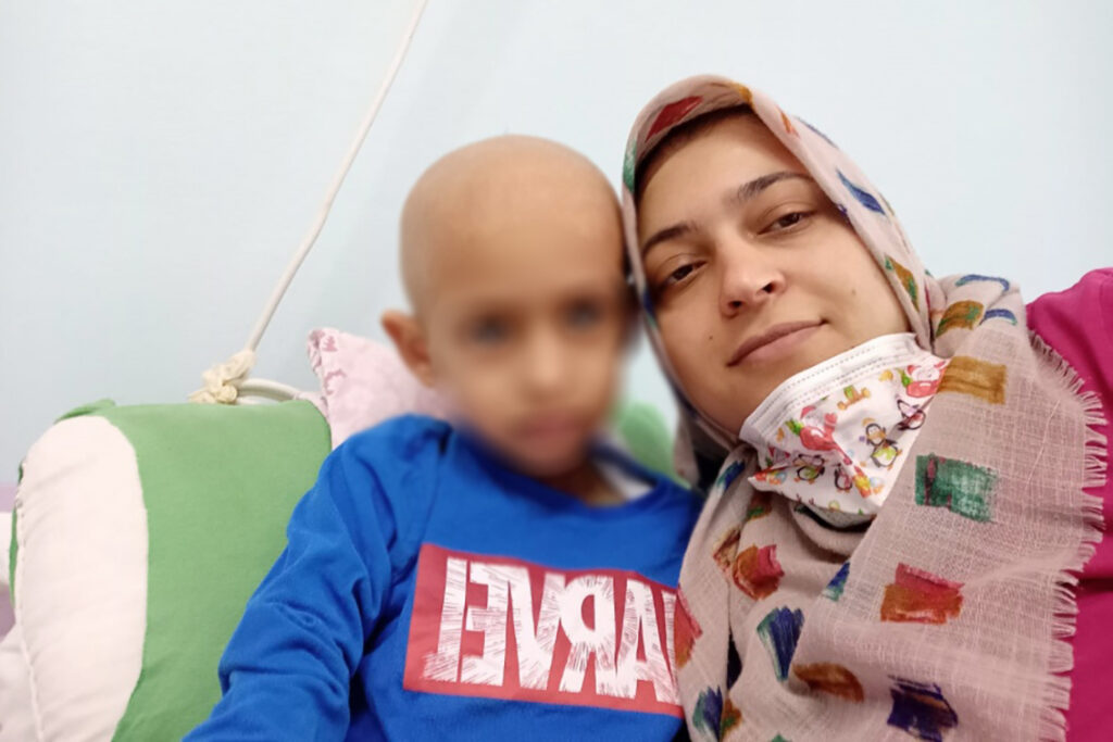 odakdunyam's tweet photo. Kemik kanseri teşhisi konulan 6 yaşındaki Yusuf Kerim'in annesi Gülten Sayın tutuklandı. Doktoru "%20 yaşama ihtimali var" dedi.

‼️Bir çocuğun ilgiye, sevgiye en ihtiyacı olduğu dönemde annesi yanında değil!

HastaMahpuslara Tahliye https://t.co/GynDxvNPcS