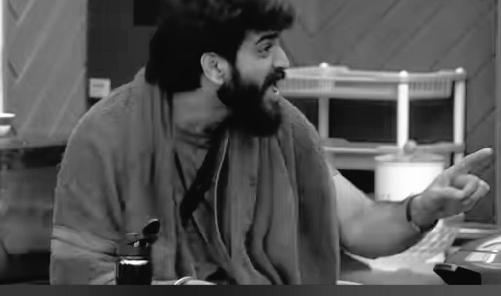 shetty_aditya's tweet photo. Today's episode had 80 percentage of screen space to #RoopeshShetty𓃵 .

And also today's promo videos are in roopesh name.

Wow finale week rockstar is roaring towards trophy 🏆 #BBK9

One only victory 💥💯

#BiggBossKannada 
#biggboss
#colourskannada 
@KicchaSudeep https://t.co/OLoUi9JcJA