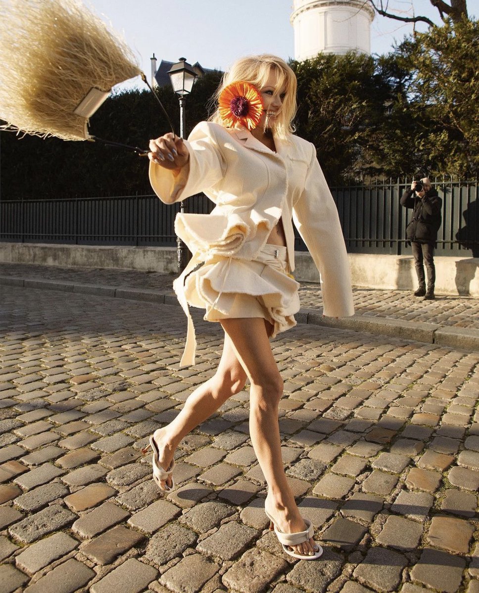 jacquemusx's tweet photo. Guys! Pamela Anderson for Jacquemus!!! https://t.co/XTjQS2UZao