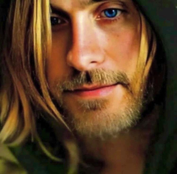 Happy birthday dear Jared Leto i love you and admire you 
hugs from Buenos Aires 