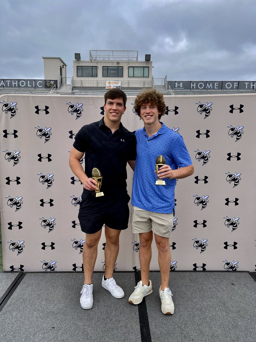 Grateful to receive offensive MVP at the football banquet. Thank you <a href="/HornetFB_1MOORE/">BMC Football</a> for everything!