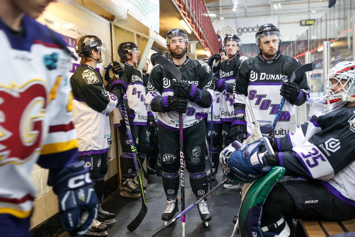 Who’s enjoying the Boxing Day fixtures?🏒🥅

dunamis-sports.com

#dunamissportswear #dunamiswear #bespoke #icehockey #teamkit #icehockeyjersey #teamwear #teamweardesign #bespokekits #christmas22 #BoxingDay