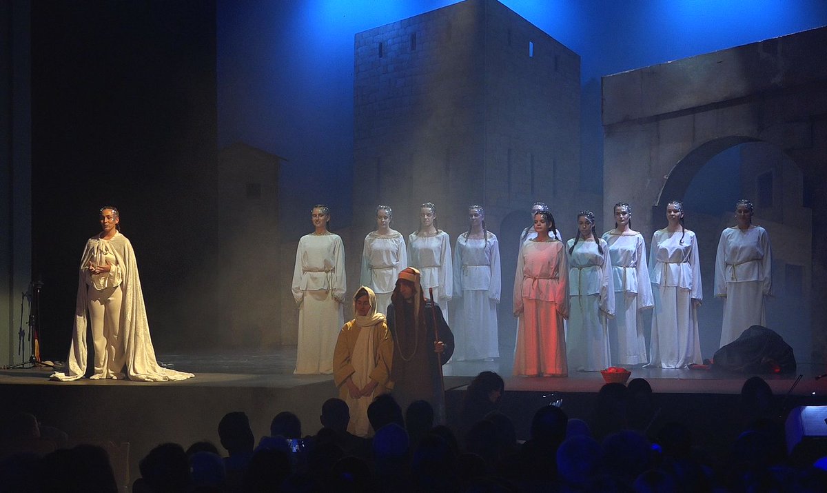 Els Pastorets de #Figueres han tornat a l'escenari de <a href="/LaCate_Figueres/">La Cate</a>. Després de l'estrena d'avui dilluns, repetiran els dies 30 de desembre i 7 i 8 de gener.

<a href="/figueresaescena/">Figueres a Escena</a> <a href="/CulturaFigueres/">Figueres Cultura</a> <a href="/ajfigueres/">Ajuntament de Figueres</a> <a href="/Pastorets_FGS/">Pastorets de Figueres</a>