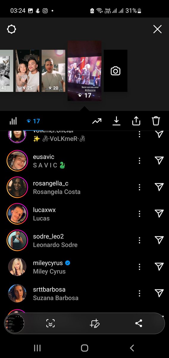 LuanFox13's tweet photo. Preciso contar aqui tbm que a @MileyCyrus simplesmente viu meus Storys, e eu surtei muito na ceia de Natal, foi gritaria, choro, ninguem entendeu nada @TudoMiley @MileyCyrusBR
#MileyCyrus https://t.co/akuAPMUatO