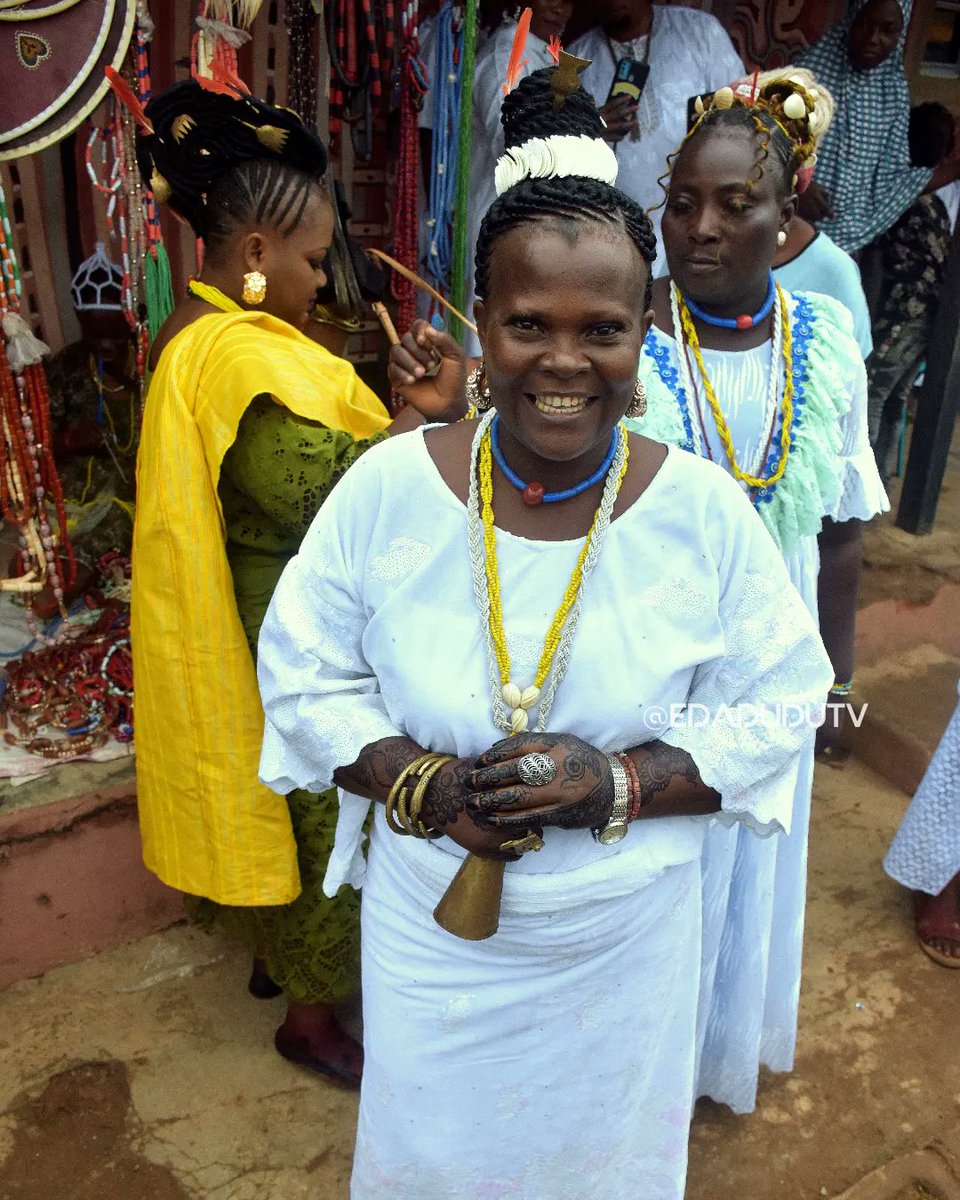 edadudutv's tweet photo. A SWEET DOSE OF BEAUTIFUL OLÓRÌṢÀ ON YOUR TIMELINE. #EdaDuduTV #PreserveAfrika #ifa #orisa #olosun #olokun #olorisa #osun #omi #edaduduphotography #yoruba #orisaarenotevil #esuisnotsatan #yorubatradition #africanculture #africanwoman #photojournalism #religiousphotography https://t.co/HkkqmlvEt6