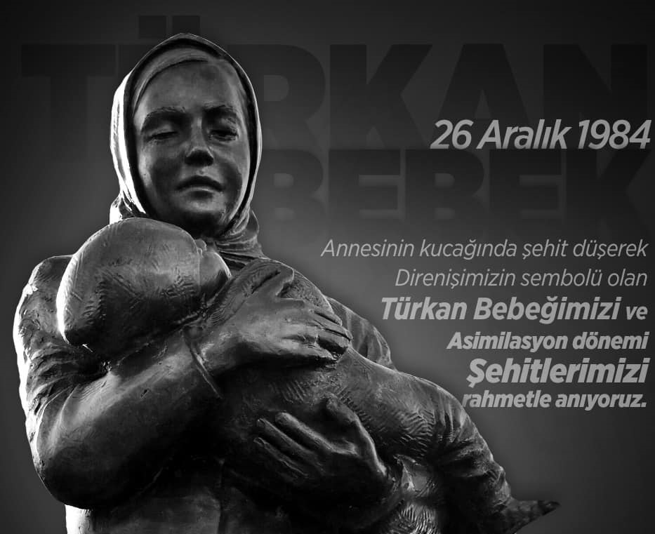 Irkçılık kötüdür, habistir, çirkindir.
Türkan Feyzullah(Тюркян Фейзула), asimilasyon karşıtı gösteri sırasında annesinin sırtındayken Bulgar güvenlik güçlerinin açtığı ateş sonucu başına isabet eden kurşunla 20 aylıkken yaşamını yitirdi..
24Nisan1983-26Aralık1984
#TürkanBebek