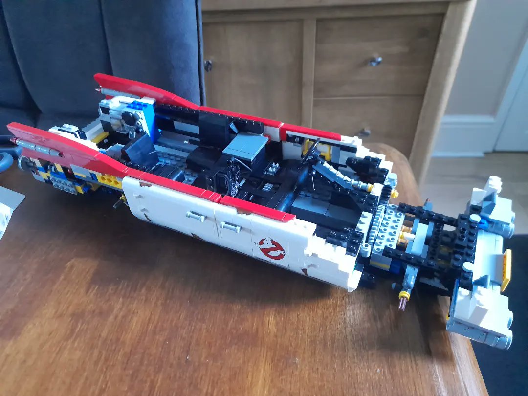 HgWhaley's tweet photo. Building my new Lego Ecto-1 from #ghostbustersafterlife. #ghostbusters #ecto1ghostbusters #lego #legophotography https://t.co/vvvLjQTW30