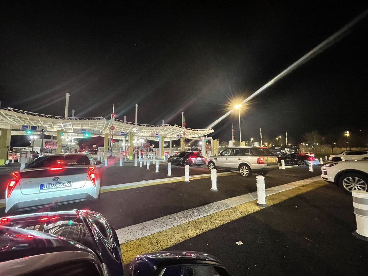 TheAlexGoddard's tweet photo. Merry Christmas @RishiSunak this is me trying to get home from France. @british_gov  You suck…#strikes #wastingtimeinaqueue https://t.co/tjghXDbbHz