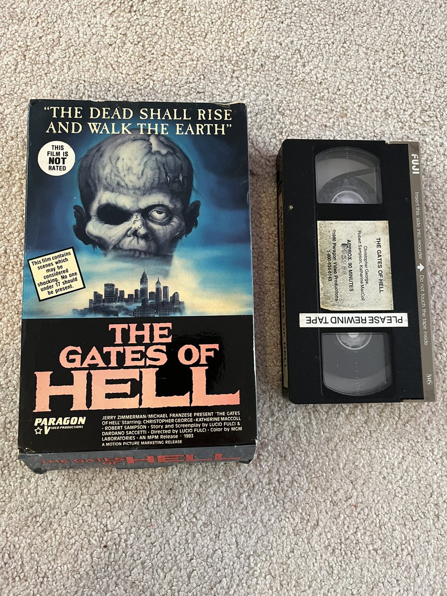 JOECARSONII1's tweet photo. The Gates of Hell

Paragon Video Productions

From my collection. Another eBay purchase circa 2002. #VHS #Fulci #BigBoxVHS #Horror #HorrorMovie #HorrorCommunity #ItalianHorror https://t.co/lyJesbVLXL
