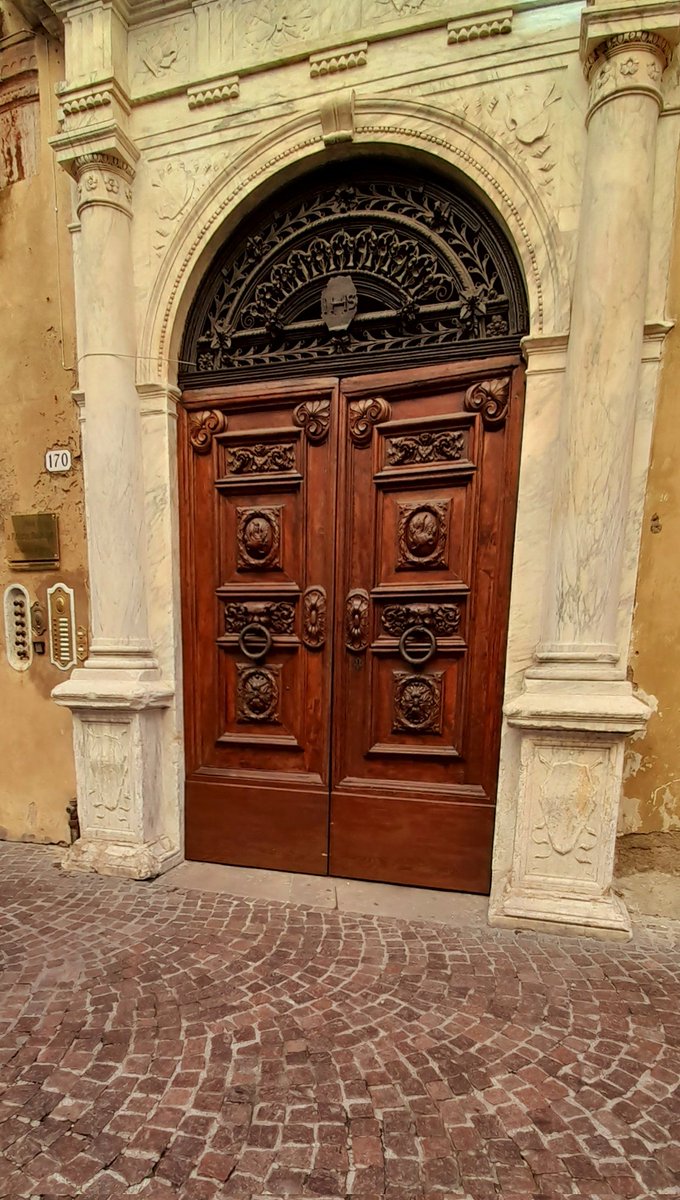 Ivycottagebaker's tweet photo. Doors of Twitter
#doorporn #door #Lucca #Tuscany #Italy #doorsofTwitter #architecture #history #heritage https://t.co/NbRWuompFP