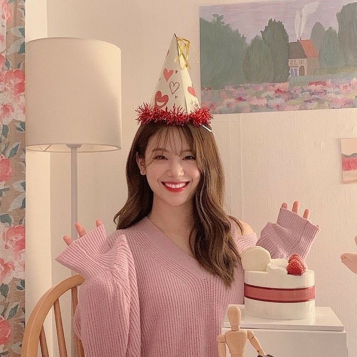 fromisanrio's tweet photo. happy gyuri day 💓 #HAPPY_GYURI_DAY https://t.co/CGVOhAWSsN