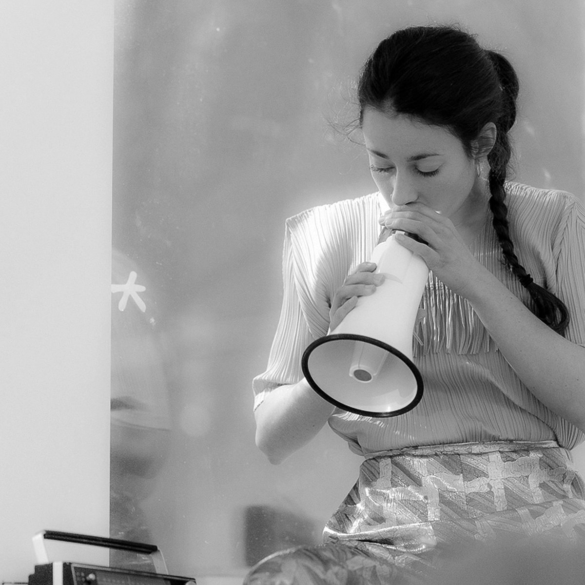 Radius Episode 94 will host Lia Kohl.

Lia Kohl is a cellist, composer, and multidisciplinary artist based in Chicago. She creates and performs music and multimedia performance that incorporates sound, video, movement, theater, and sculptural objects.

liairenekohl.com