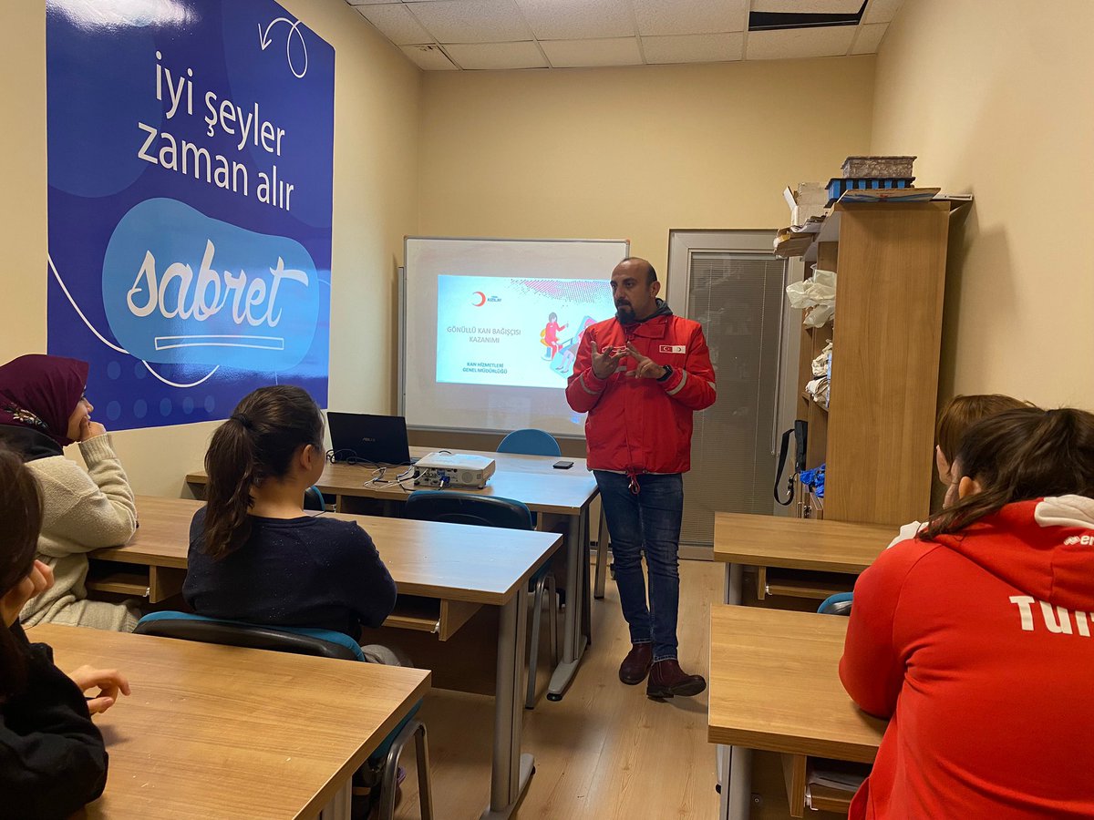 KarabukKYGM's tweet photo. 📍Katip Çelebi Yurt Müdürlüğü
Müdürlüğümüz öğrencilerine Kızılay Personeli Dinçer Karagöz tarafından “Kök Hücre ve Kan Bağışı” hakkında bilgilendirme yapıldı. https://t.co/CTE0LYVzBz