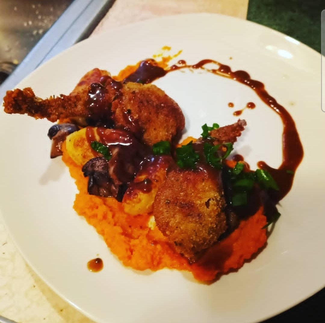 kidrobot357's tweet photo. Squirrel/red wine demi/carrot puree/dumplings
#homecooking #cheflife #masterchef #chefclub #cookingtime #cooking #chefsofinstagram #intags #chef #lifestyle #countryeating #squirrel #southerncuisine https://t.co/UtSd8g5YId