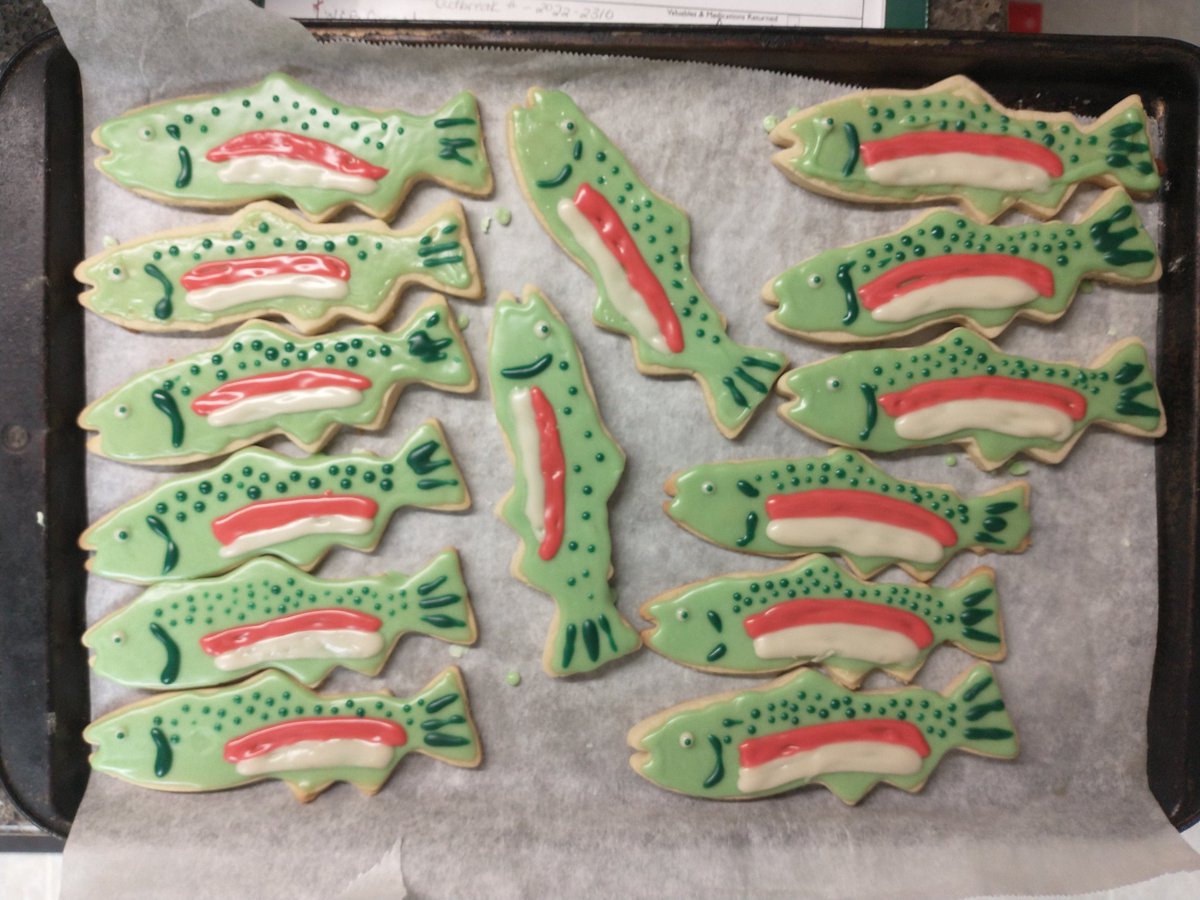 teadrunktailor's tweet photo. Finally got to use my trout cookie cutter. Seasons greetings, my good dudes 🙌 https://t.co/ObTkRr9Y7d