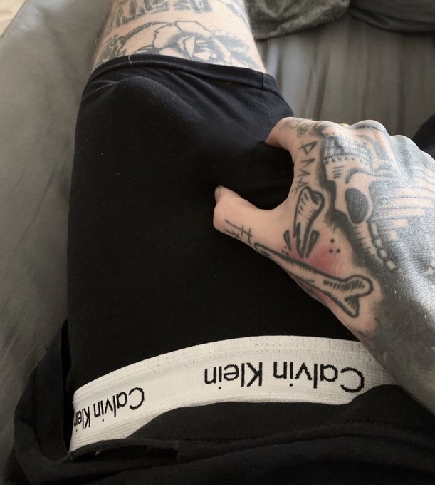 Who else got underwear for Xmas ? https://t.co/4TWatOLPNG https://t.co/c6R3OteCbv