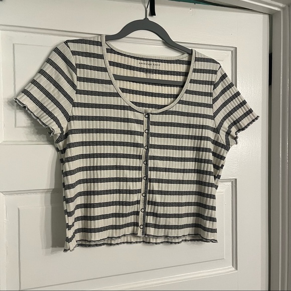 _kaatelynnnn_'s tweet photo. So good I had to share! Check out all the items I'm loving on @Poshmarkapp #poshmark #fashion #style #shopmycloset #americaneagleoutfitters #thirtyone: https://t.co/PbRBDLVwCW https://t.co/I7HVtwJriN