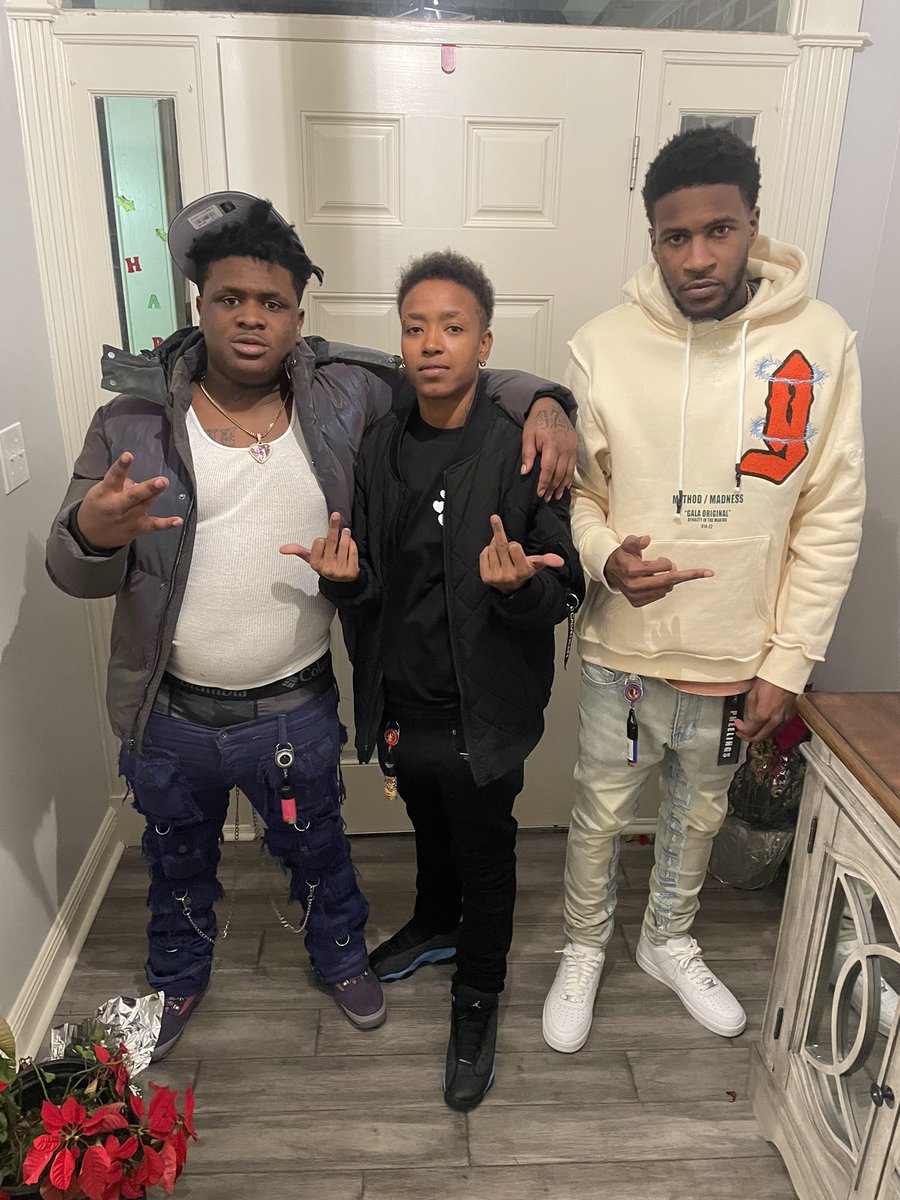 cobabii__'s tweet photo. who fucked all the bad bitches probably purple 💜 and them bleedas 🩸#foreverfreaky☄️💜 #forever💯🎋 #longlivedee🩸#BBC https://t.co/vxRE0QuRpr